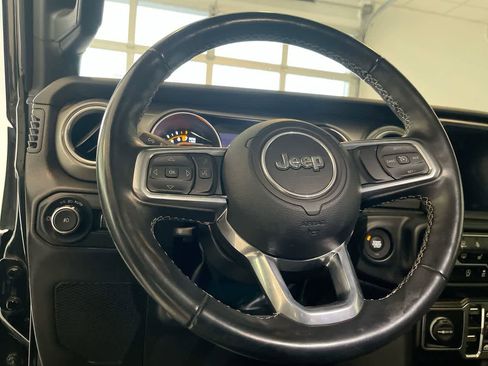 Used 2022 Jeep Wrangler Unlimited Sahara w/ Cold Weather Group image 14