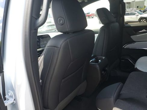 New 2026 Chevrolet Traverse High Country AWD/4WD image 15