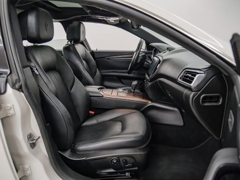 Used 2018 Maserati Ghibli S image 50
