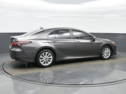 Used 2024 Toyota Camry LE image 6
