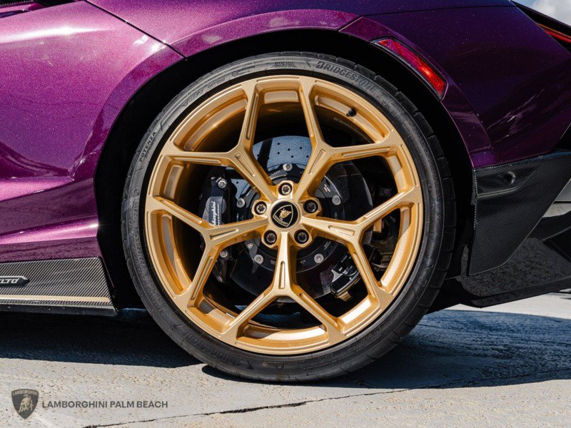 Used 2025 Lamborghini Revuelto AWD/4WD image 41