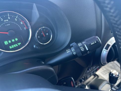 Used 2018 Jeep Wrangler Unlimited Rubicon w/ Cold Weather Group AWD/4WD image 51