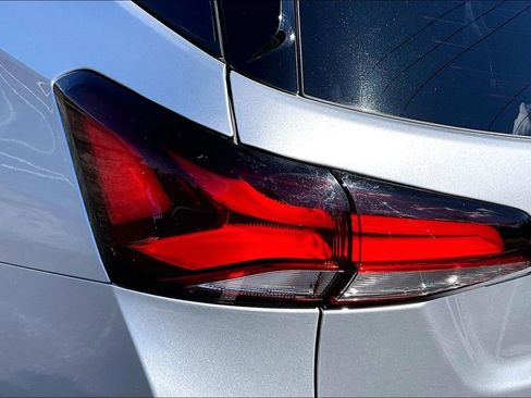 Used 2022 Chevrolet Equinox Premier image 22