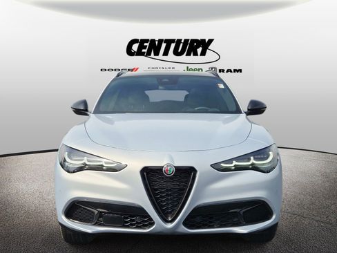 Used 2024 Alfa Romeo Stelvio Sprint AWD/4WD image 9