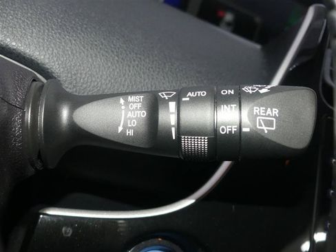 Used 2022 Toyota Prius FWD image 34