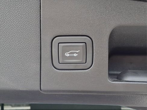 Used 2025 Cadillac XT5 Premium Luxury image 13