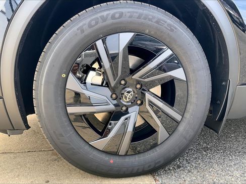 New 2026 Toyota C-HR AWD/4WD image 15