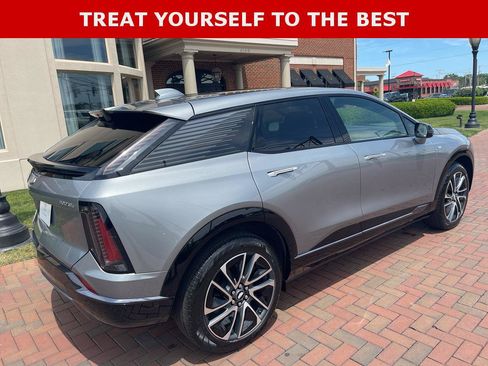Used 2025 Cadillac Optiq Sport 2 w/ LPO, Floor Liner Package AWD/4WD image 7