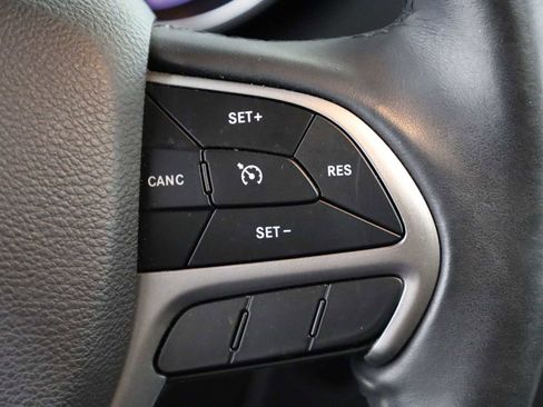Used 2019 Jeep Grand Cherokee Altitude AWD/4WD image 26