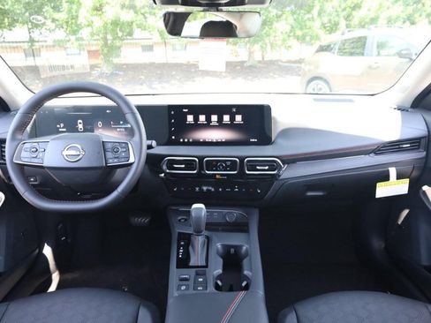 New 2026 Nissan Sentra SR w/ SR Premium Package FWD image 21