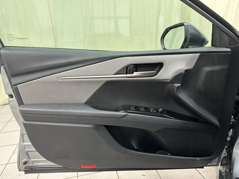 Used 2025 Toyota Camry SE w/ Convenience Package image 31