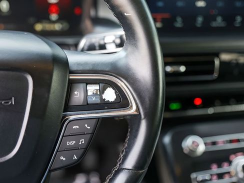 Used 2021 Lincoln Nautilus FWD w/ Equipment Group 101A image 15