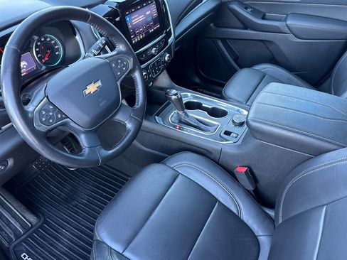 Used 2020 Chevrolet Traverse LT w/ LPO, Blackout Package image 11