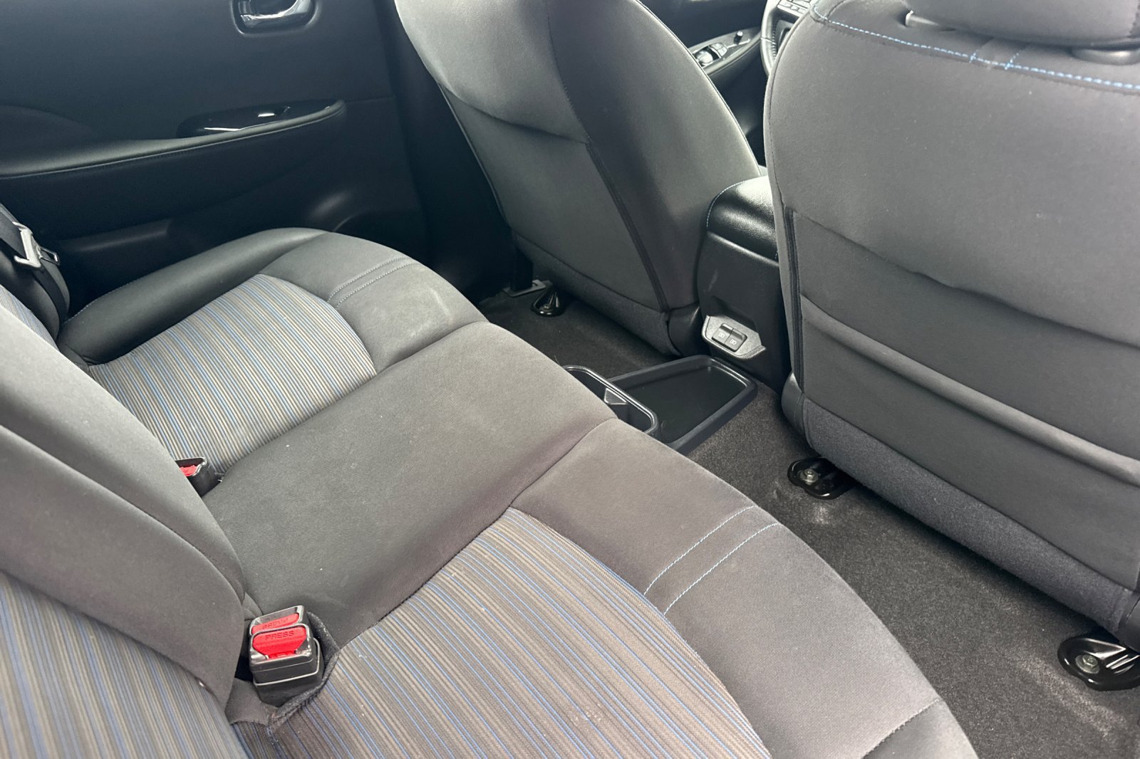 Certified 2025 Nissan Leaf SV Plus FWD image 19
