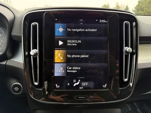 Used 2021 Volvo XC40 T5 Momentum image 8