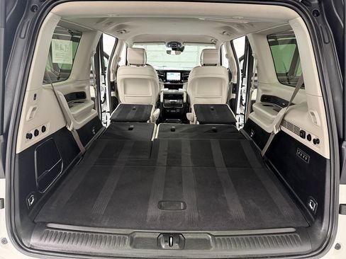 Used 2022 Jeep Wagoneer Series II w/ Convenience Group I AWD/4WD image 40