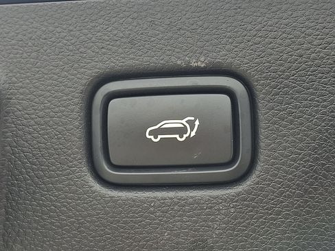 Certified 2024 Kia Seltos SX w/ SX Sunroof Package AWD/4WD image 29