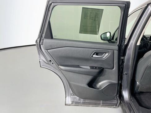Used 2025 Nissan Rogue SV AWD/4WD image 28