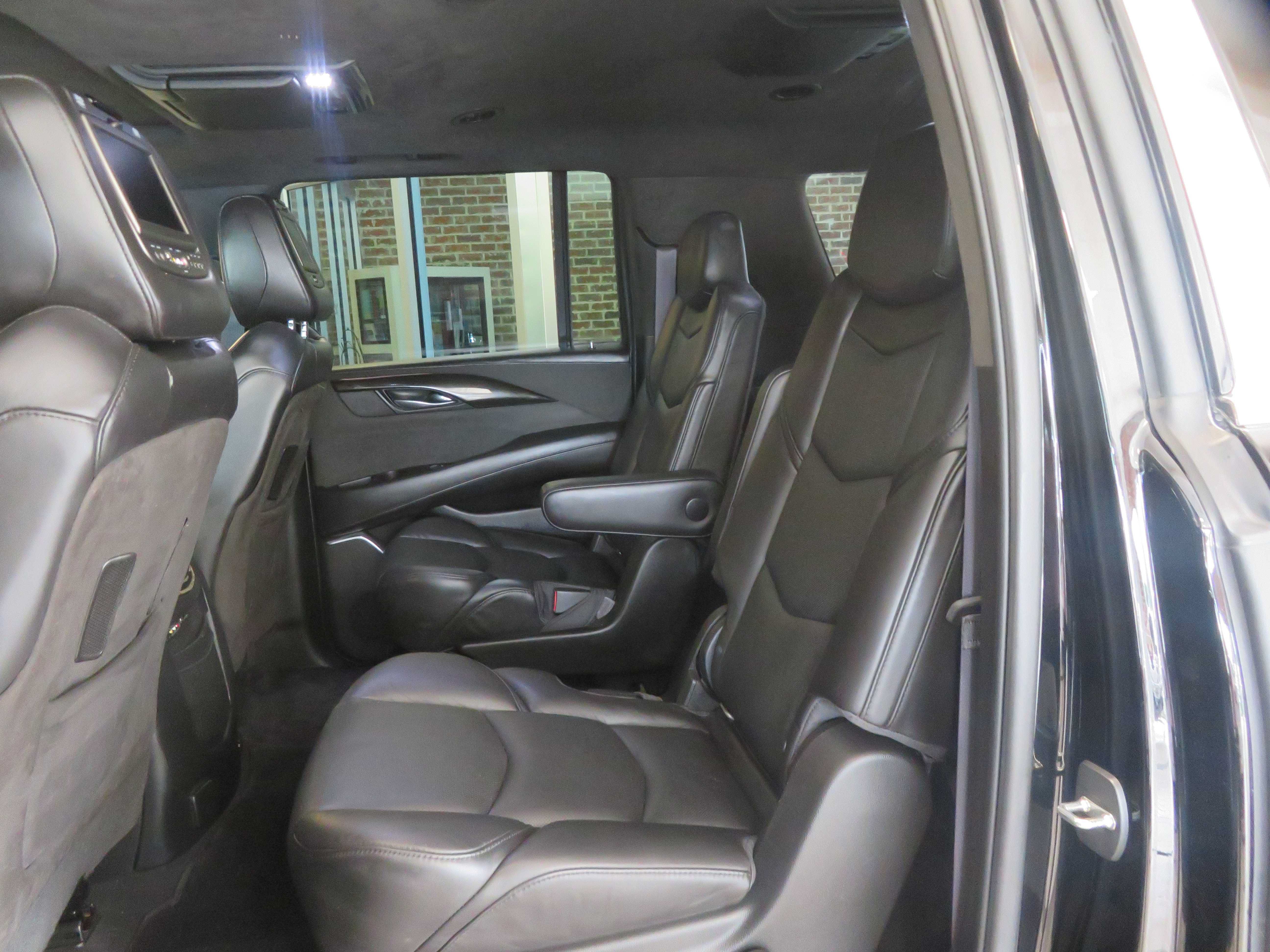 Used 2016 Cadillac Escalade ESV Platinum AWD/4WD image 19