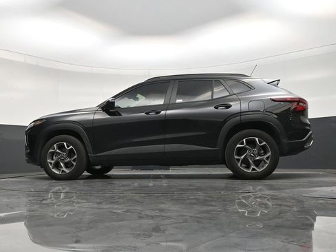 Used 2025 Chevrolet Trax LT FWD image 21