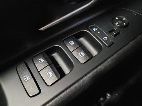 Used 2025 Hyundai Elantra SEL image 27