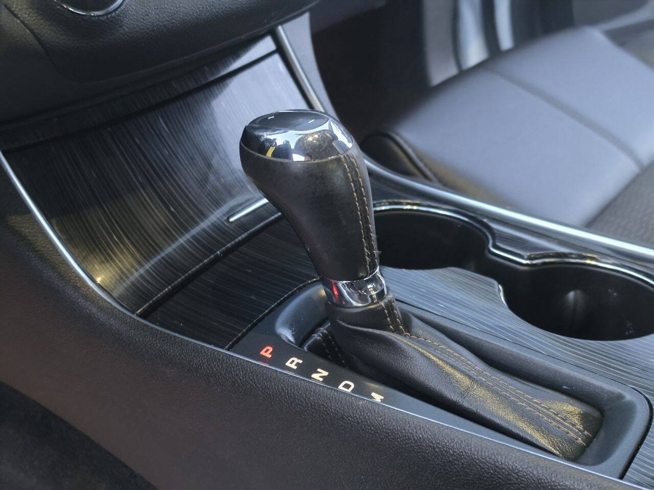 Used 2016 Chevrolet Impala LT FWD image 22