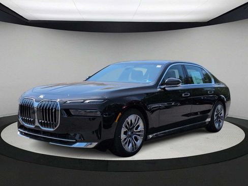 Used 2026 BMW i7 xDrive60 RWD image 4