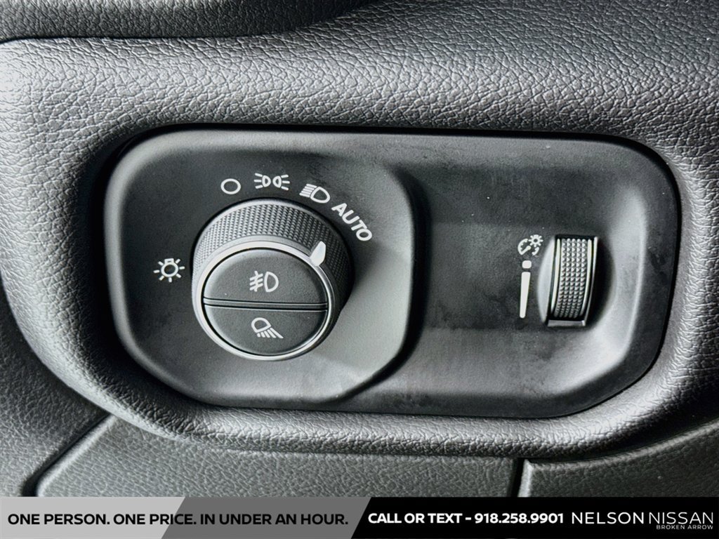 Used 2025 RAM 3500 Big Horn AWD/4WD image 10