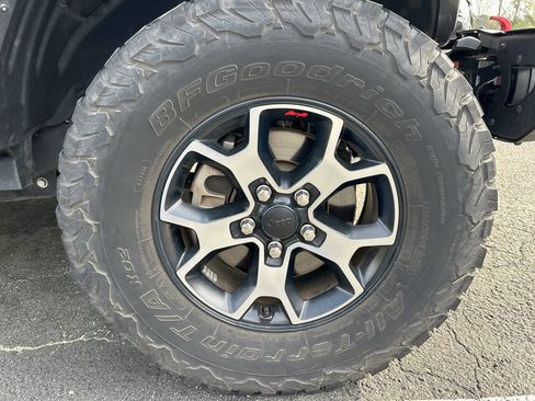 Used 2019 Jeep Wrangler Rubicon w/ Steel Bumper Group image 6