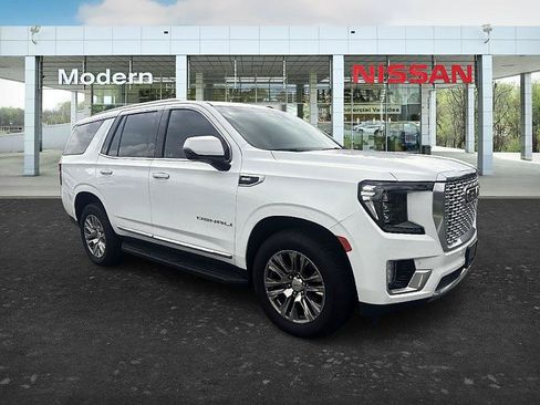 Used 2023 GMC Yukon Denali AWD/4WD image 7