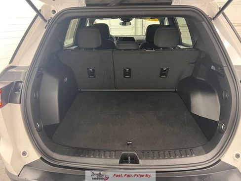 Used 2025 Chevrolet Equinox LT FWD image 31