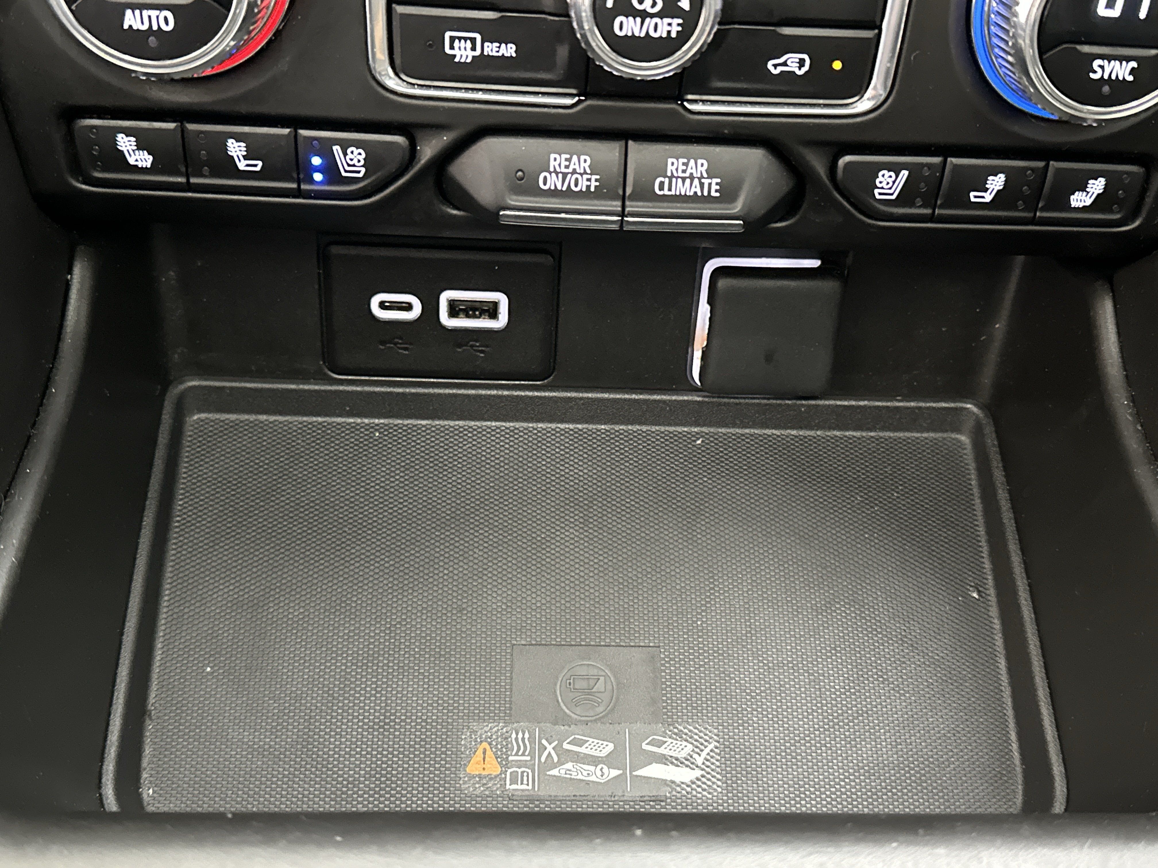 Used 2023 GMC Yukon AT4 w/ AT4 Premium Plus Package AWD/4WD image 46