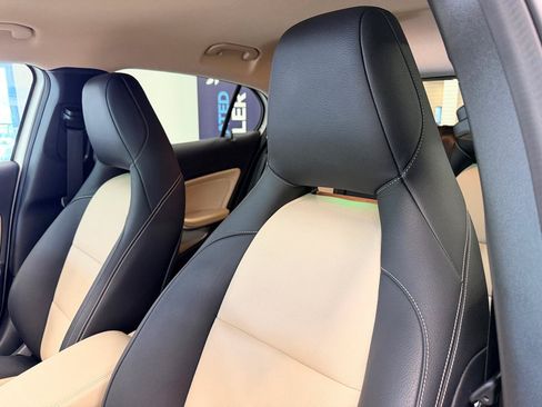 Used 2018 Mercedes-Benz GLA 250 4MATIC image 19