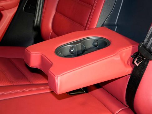 New 2026 Porsche Macan GTS image 35