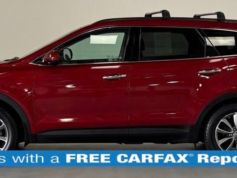 Used 2018 Hyundai Santa Fe SE w/ Cargo Package FWD image 2