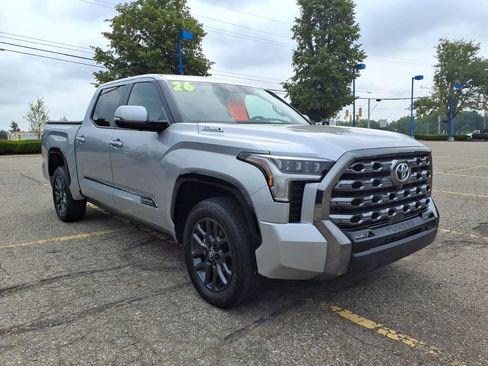 Used 2025 Toyota Tundra Platinum AWD/4WD image 3