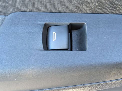 Used 2025 Buick Envista Preferred image 28