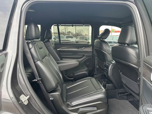 Used 2024 Jeep Grand Cherokee L Limited w/ Luxury Tech Group II image 19