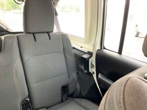 Used 2025 Jeep Wrangler Sahara image 36