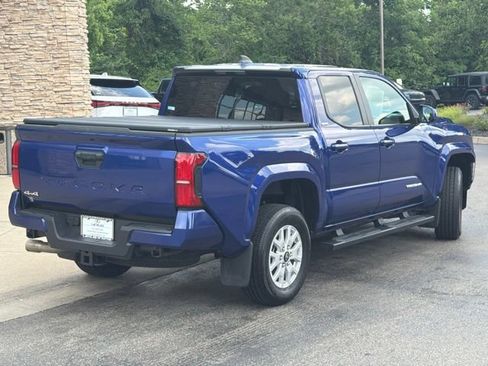 Used 2025 Toyota Tacoma SR5 AWD/4WD image 7
