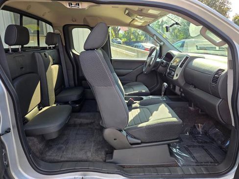 Used 2016 Nissan Frontier Desert Runner image 31