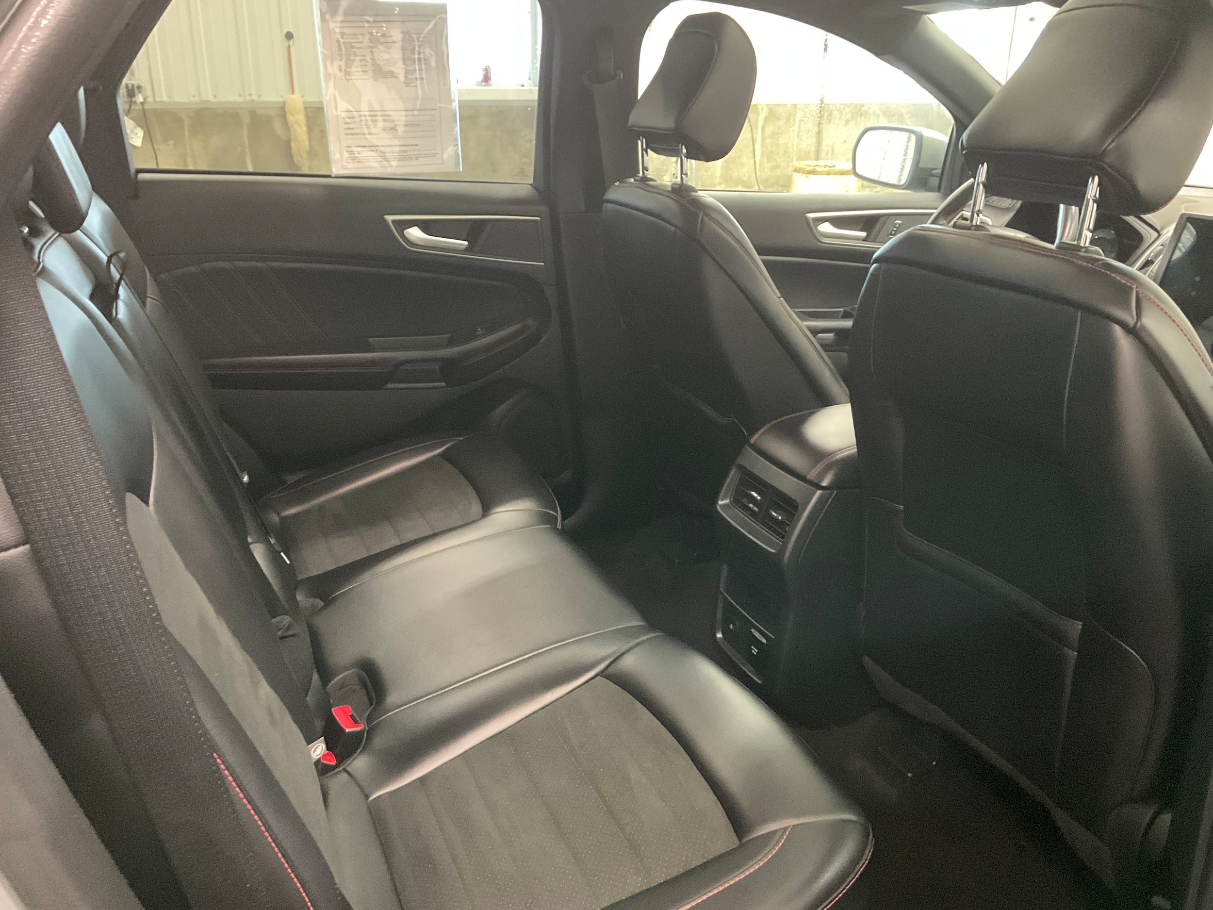 Used 2024 Ford Edge ST-Line w/ Class II Trailer Tow Package AWD/4WD image 29