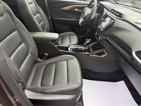 Used 2022 Chevrolet TrailBlazer ACTIV w/ Sun and Liftgate Package FWD image 11