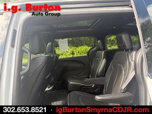 Used 2019 Chrysler Pacifica Limited w/ Advanced Safetytec Group FWD image 6