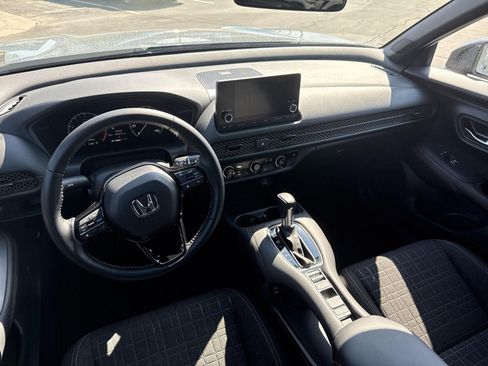 Certified 2025 Honda HR-V Sport image 18