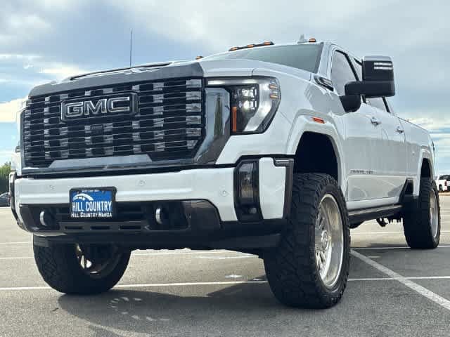 Used 2024 GMC Sierra 2500 Denali Ultimate AWD/4WD image 11