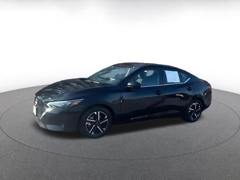 Used 2025 Nissan Sentra SV image 3