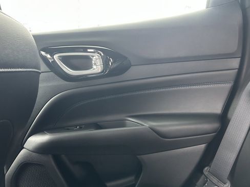 New 2026 Jeep Compass Limited image 30