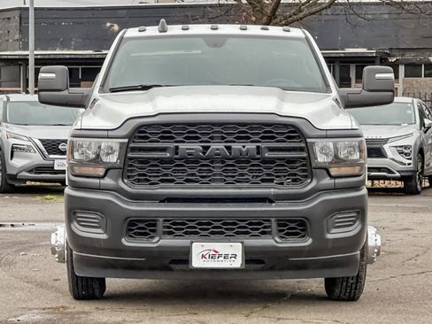 Used 2023 RAM 3500 Tradesman image 9