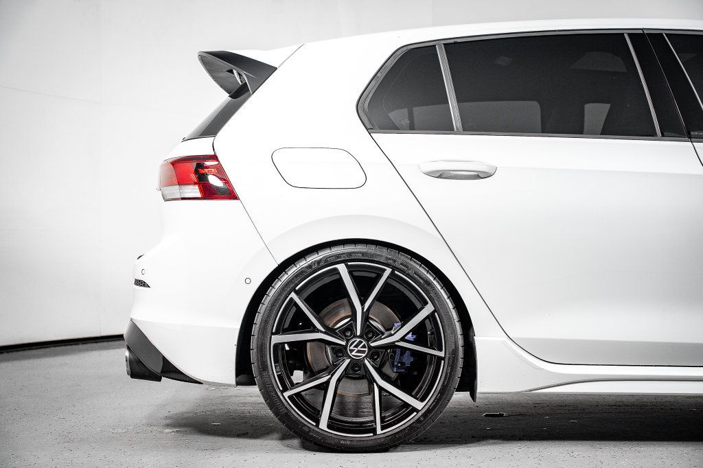 Used 2024 Volkswagen Golf R AWD/4WD image 5